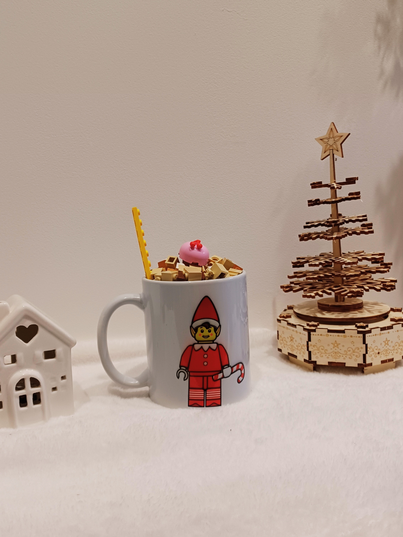 Offrir une tasse personnalisée Lego 
