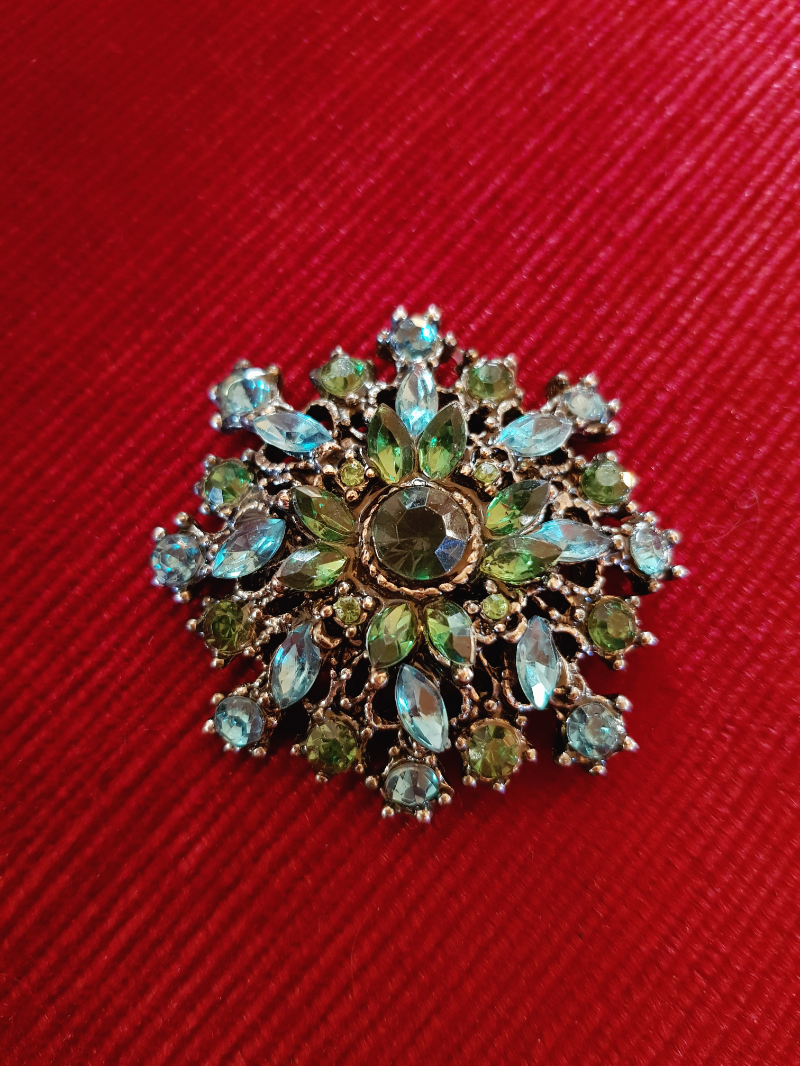 broche-ancienne-vintage-occasion-idée-cadeau-10euros