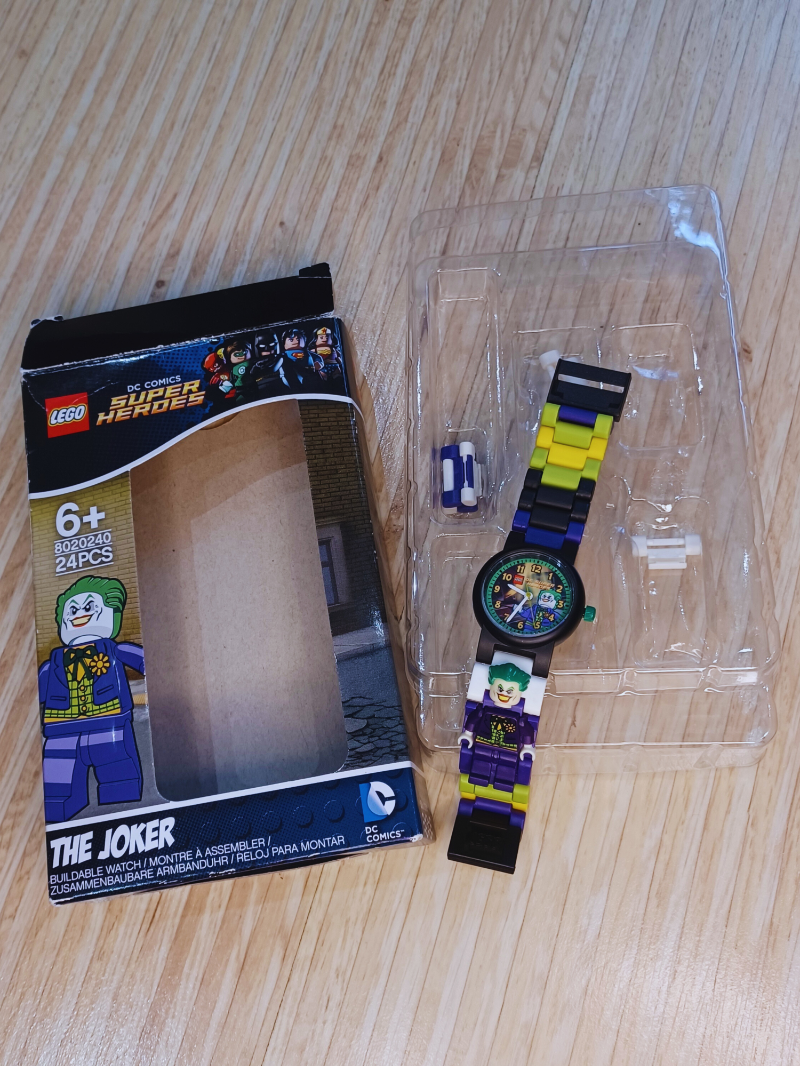 Montre Lego avec sa boîte d'origine.
