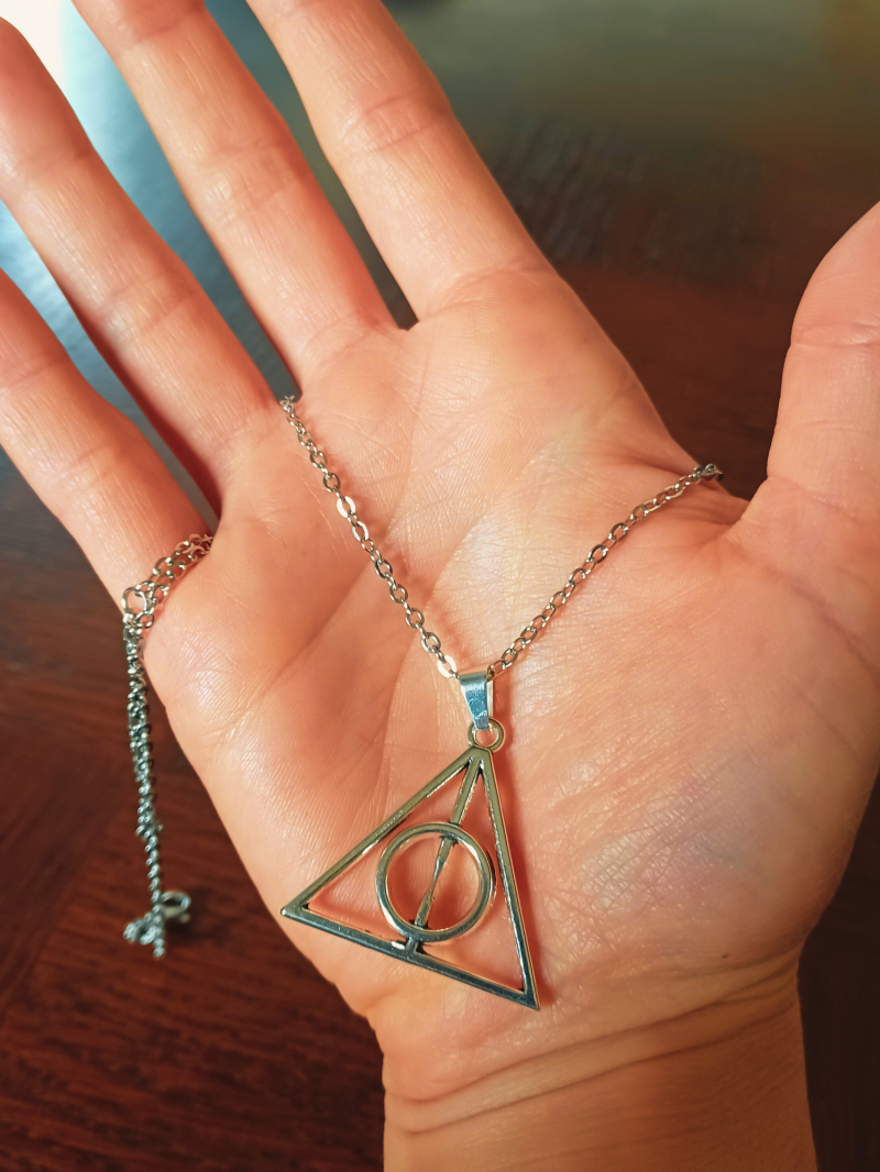 Collier relique de la mort original et discret